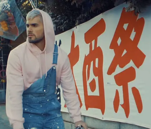Rombai lanza el video de Japn, grabado en las coloridas calles de Tokio.